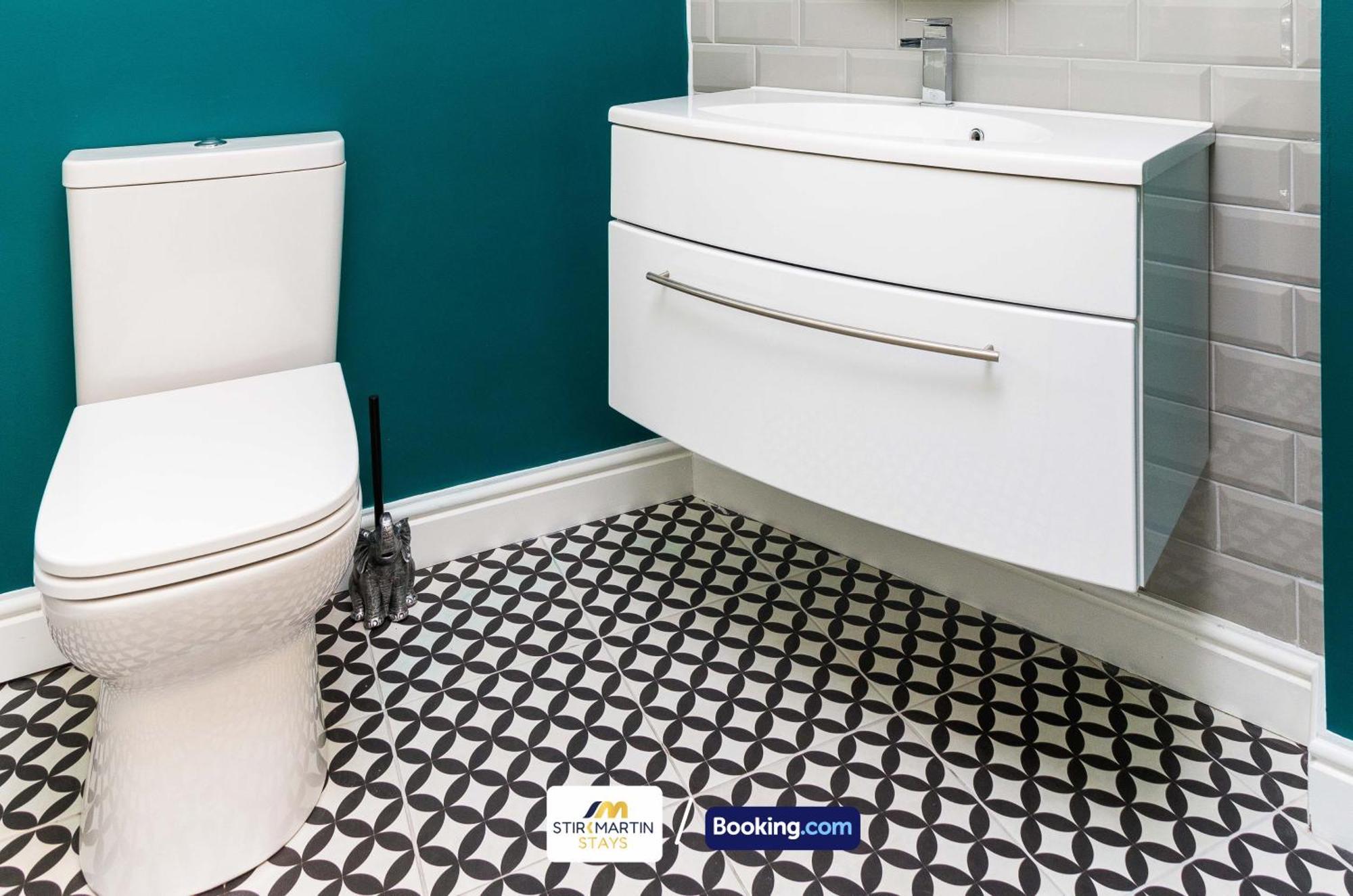 Comfy 3Bed House By Stirkmartin Stays Short Lets & Serviced Accommodation Cardiff With Free Parking & 8Mins To City Centre Bagian luar foto