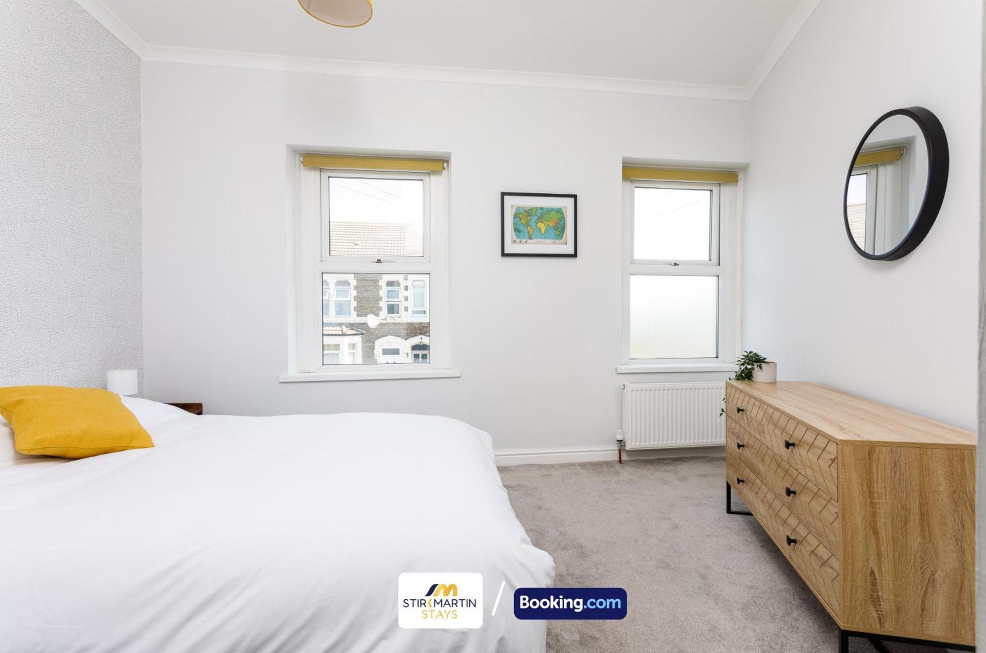 Comfy 3Bed House By Stirkmartin Stays Short Lets & Serviced Accommodation Cardiff With Free Parking & 8Mins To City Centre Bagian luar foto
